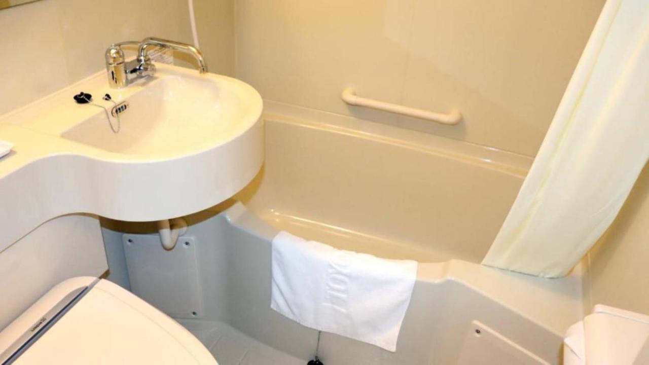 Toyoko Inn Saitama Toda Koen Eki Nishi Guchi Buitenkant foto